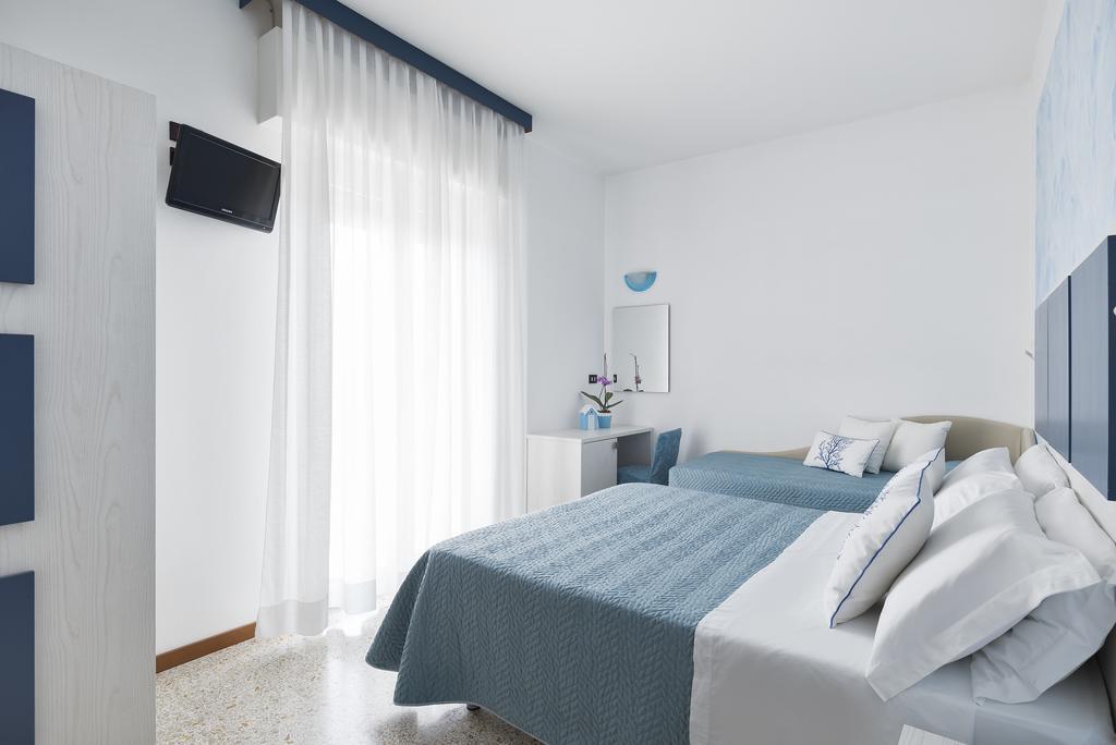 Hotel Capitol Misano Adriatico Eksteriør bilde