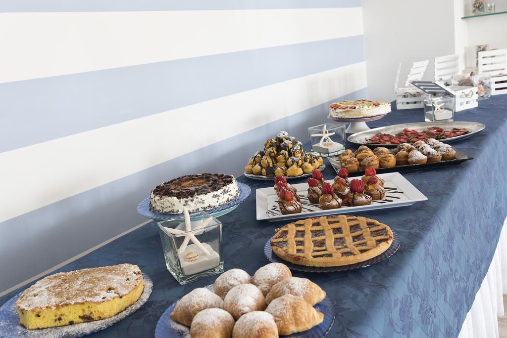 Hotel Capitol Misano Adriatico Eksteriør bilde